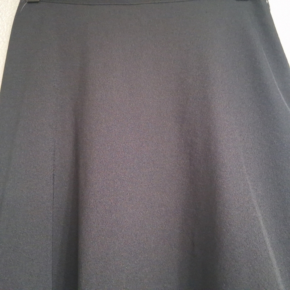 Elegant Ingeborg Black Tiered Skirt - Picture 2 of 11
